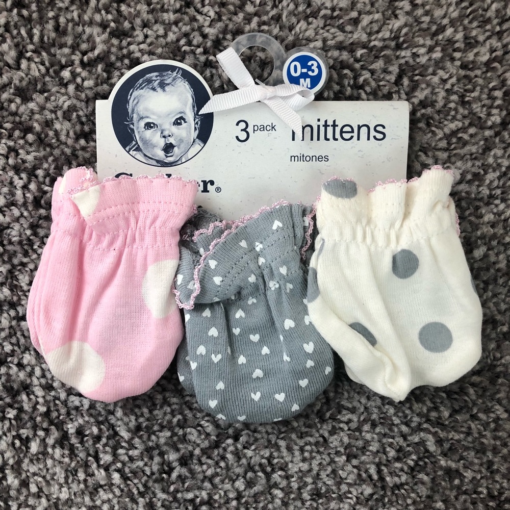 Gerber babygirl mittens